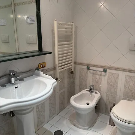 Glamour Center Of Guest house
