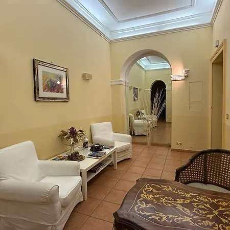Glamour Center Of Guest house 2*