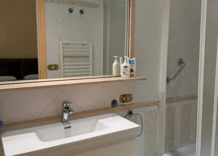 Glamour Center Of 4*